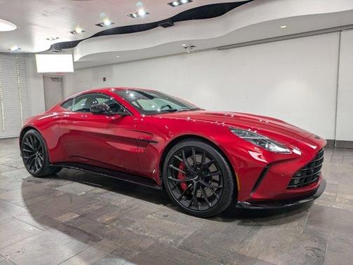 2025 Aston Martin Vantage Base