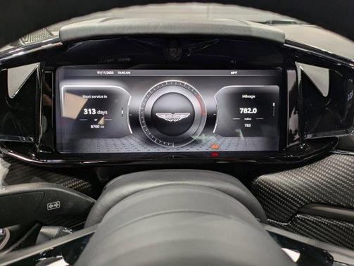 2025 Aston Martin Vantage Base