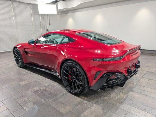 2025 Aston Martin Vantage Base