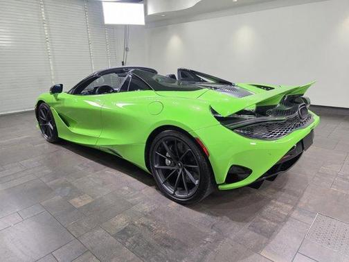 2025 McLaren 750S Base