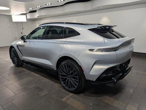 2024 Aston Martin DBX 707