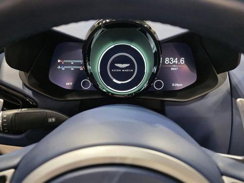 2022 Aston Martin Vantage Base