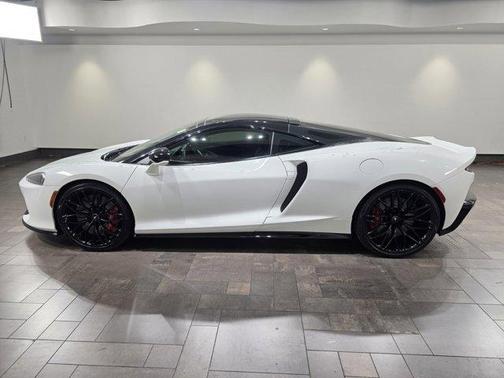 White 2023 McLaren GT Base