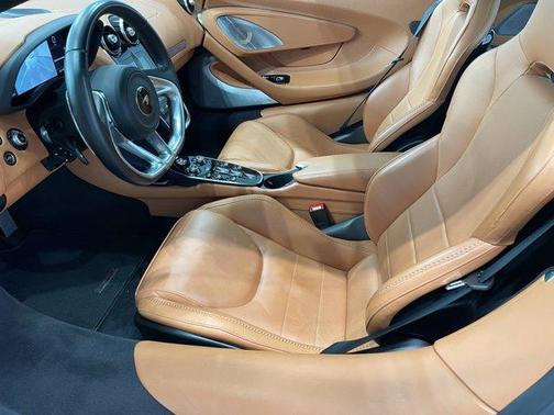 2022 McLaren GT Base