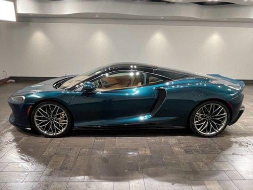 2022 McLaren GT Base