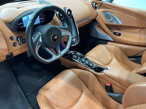 2022 McLaren GT Base