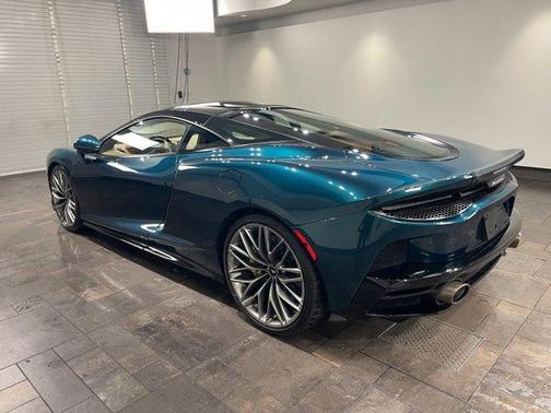 2022 McLaren GT Base
