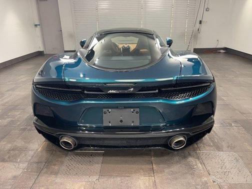 2022 McLaren GT Base