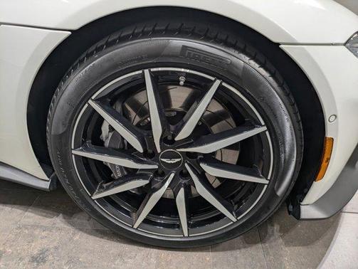 2019 Aston Martin Vantage Base