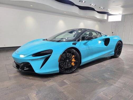 Cyan 2025 McLaren Artura