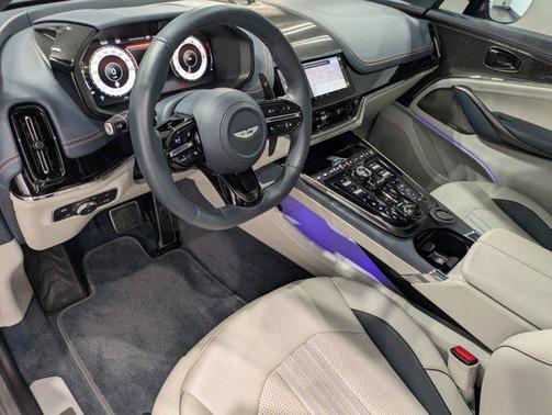 2025 Aston Martin DBX 707