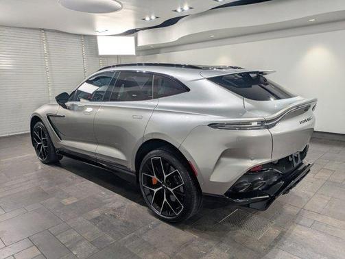 2025 Aston Martin DBX 707