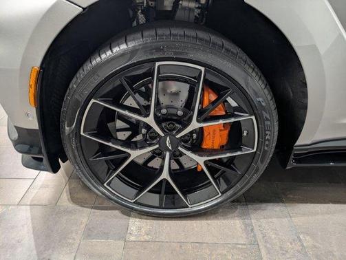 2025 Aston Martin DBX 707
