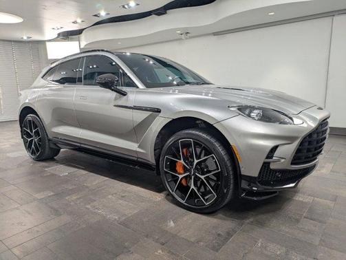 2025 Aston Martin DBX 707