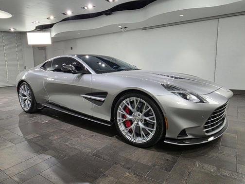 2025 Aston Martin Vanquish Base