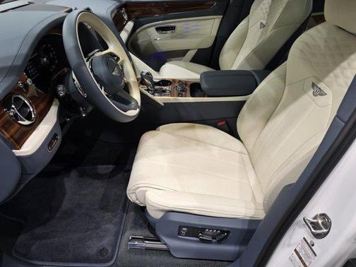 2024 Bentley Bentayga Azure