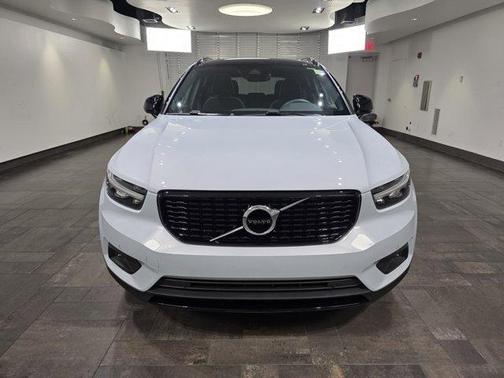 2021 Volvo XC40 T5 R-Design
