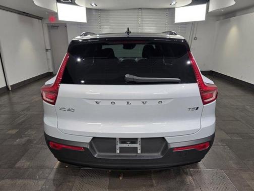 2021 Volvo XC40 T5 R-Design