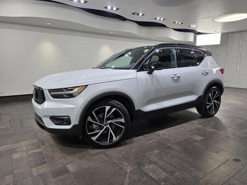 2021 Volvo XC40 T5 R-Design