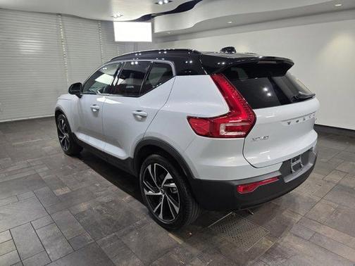 2021 Volvo XC40 T5 R-Design