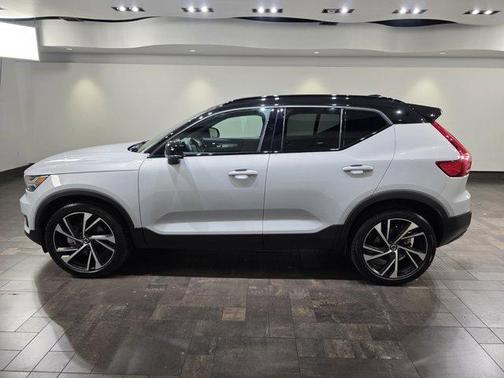 2021 Volvo XC40 T5 R-Design