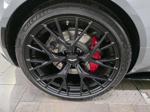 2025 Aston Martin DB12 Base