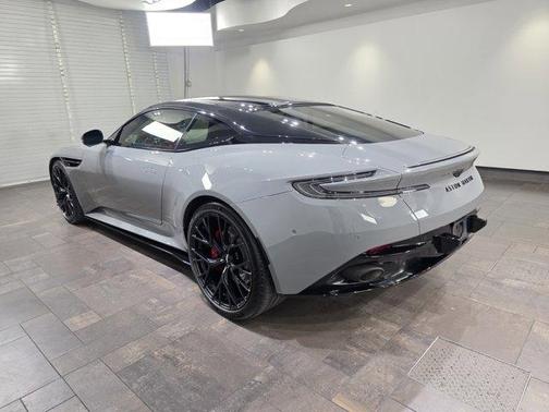 2025 Aston Martin DB12 Base