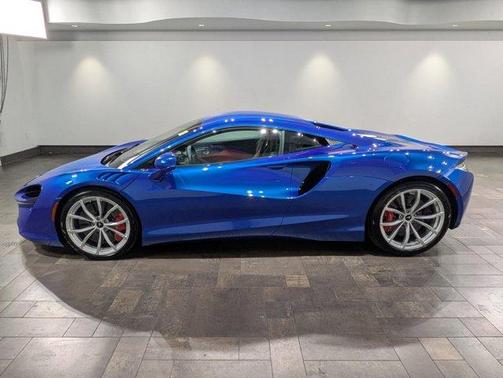 2023 McLaren Artura TechLux