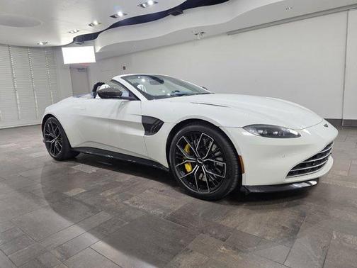 2023 Aston Martin Vantage Base