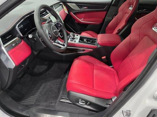 2026 Jaguar F-PACE P400 R-Dynamic S