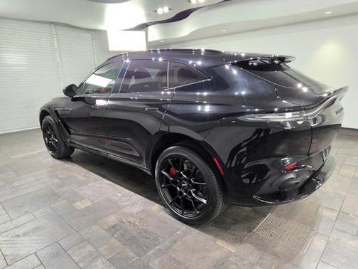 2021 Aston Martin DBX Base