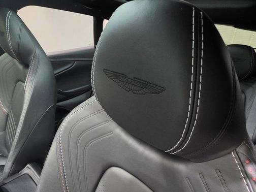 2021 Aston Martin DBX Base