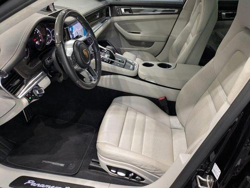 2017 Porsche Panamera Turbo