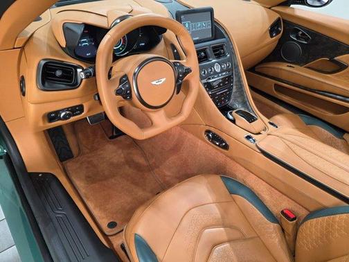 2023 Aston Martin DBS VOLANTE