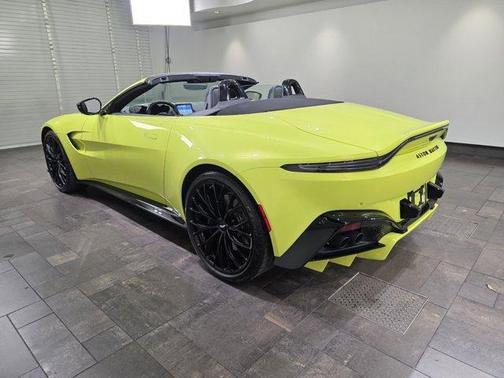 Lime 2023 Aston Martin Vantage