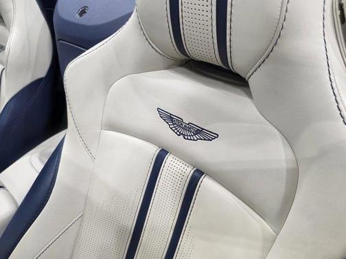 2022 Aston Martin Vantage 