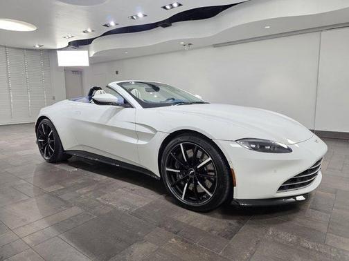 2022 Aston Martin Vantage 
