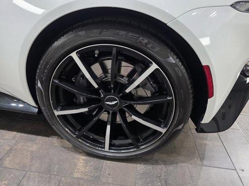 2022 Aston Martin Vantage 