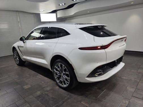 2022 Aston Martin DBX Base
