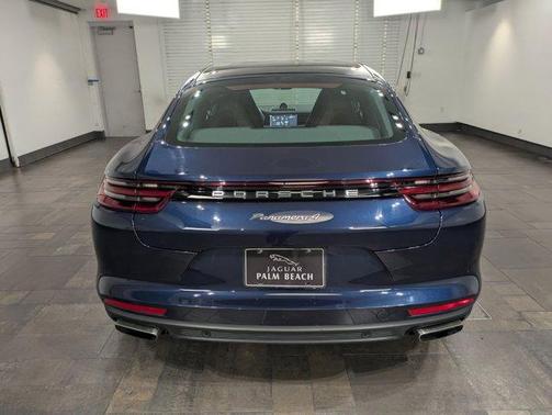 2018 Porsche Panamera 4