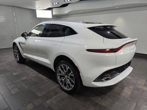 2022 Aston Martin DBX Base