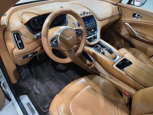 2022 Aston Martin DBX Base