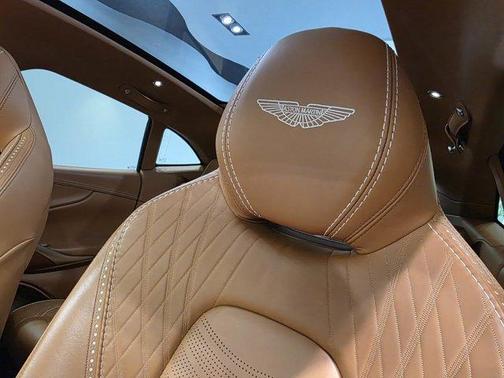 2022 Aston Martin DBX Base