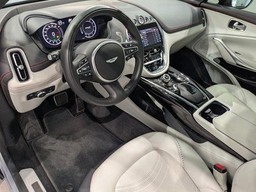 2024 Aston Martin DBX 707
