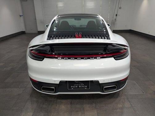 2021 Porsche 911 Carrera