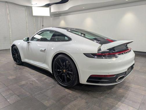 2021 Porsche 911 Carrera