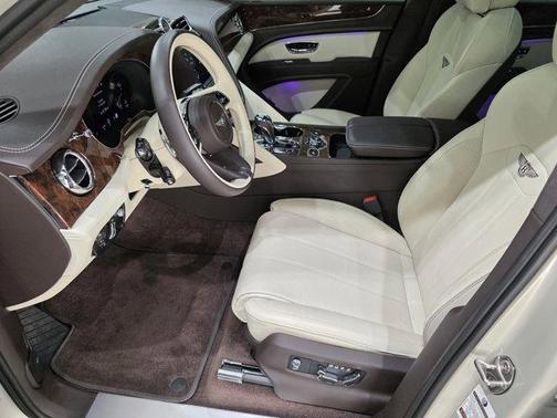 2023 Bentley Bentayga V8