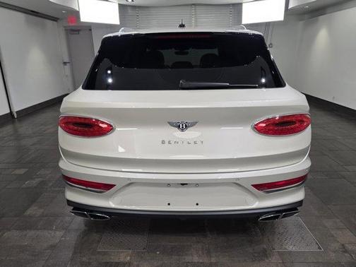 2023 Bentley Bentayga V8