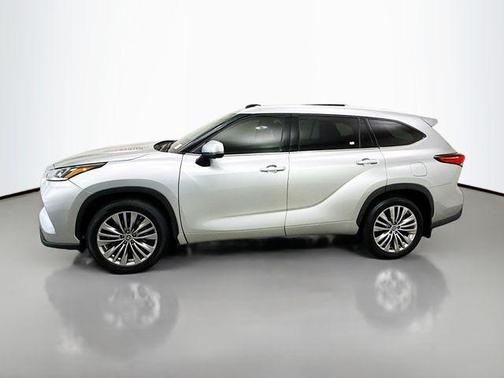 2023 Toyota Highlander Platinum