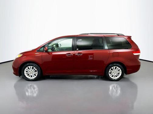 2014 Toyota Sienna XLE